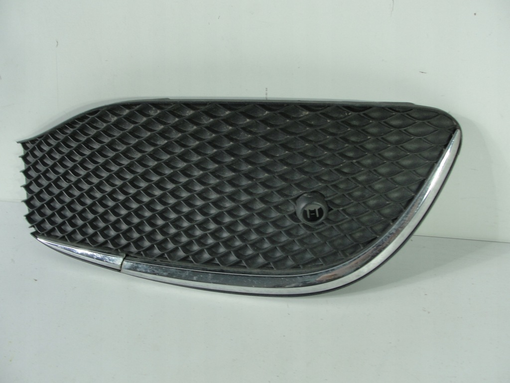 РЕШЕТКА НА броня ДЯСНА MERCEDES W213 E A2138850822 Product image