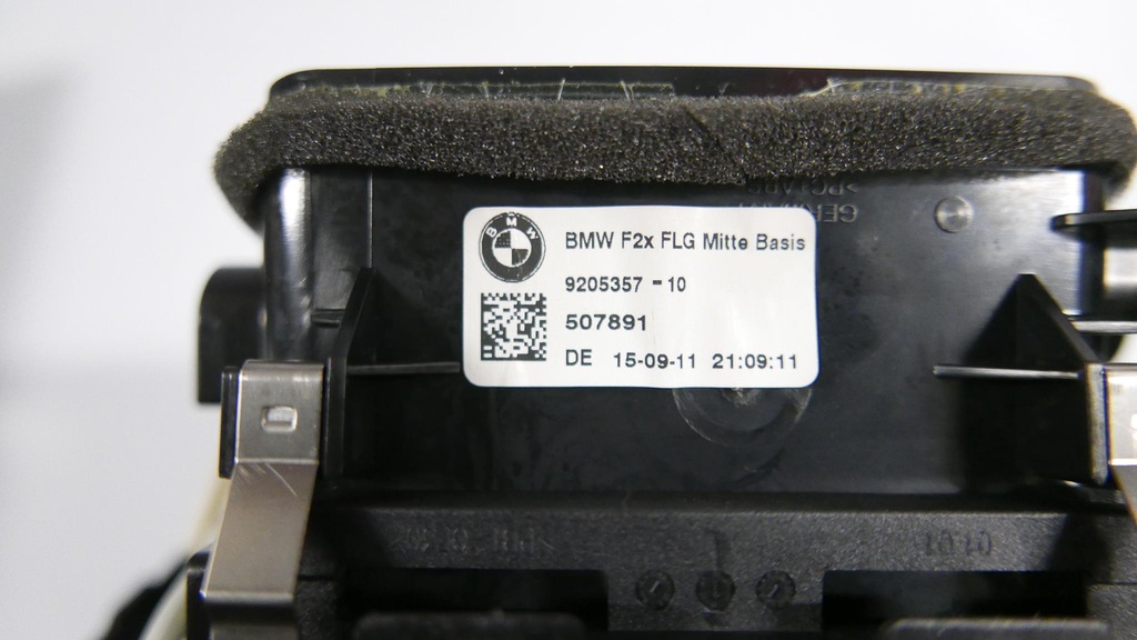 BMW F20 ЦЕНТЪРНА РЕШЕТКА 9205357 Product image