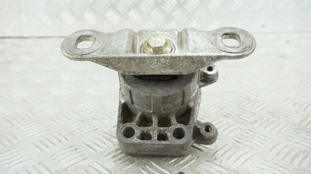 FORD FIESTA MK7 1,25 КРАКА ВЪЗГЛАВНИЦА ЗА ЗАДЪЛЖИТЕЛНИ ЗАВОДКИ Product image