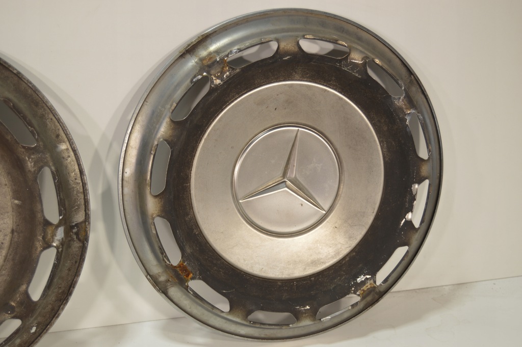 КАПАЦИ MERCEDES W123 W115 W116 W108 КОМПЛЕКТ ОРИГИНАЛНИ МЕТАЛНИ Product image