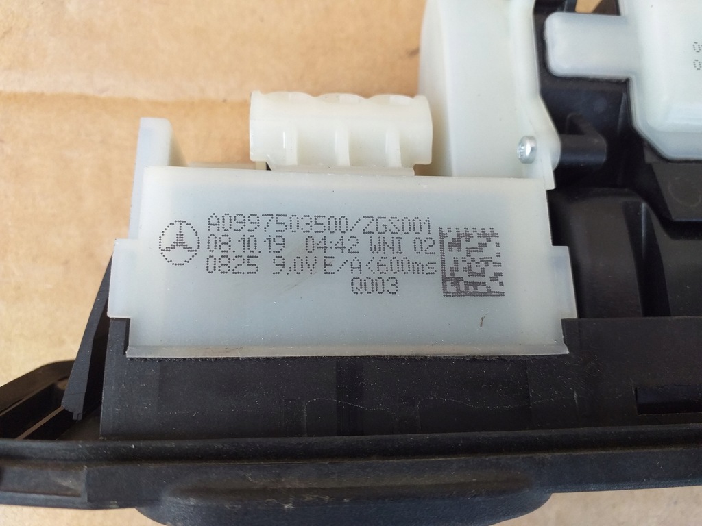 MERCEDES W177 ДРЪЖКА ЗА КЛАПА A0997503500 Product image