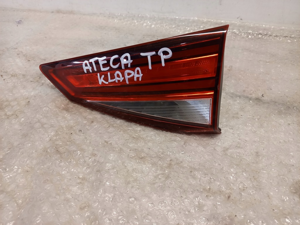 Задна седалка на лампата на дясната лампа ATECA 575945308D Product image