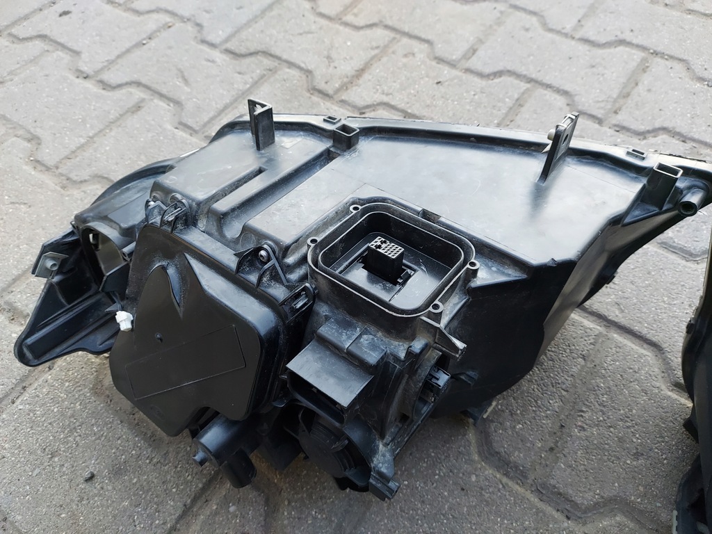 BMW E90 E91 lift LCI ксенонова торсионна лампа динамична Product image