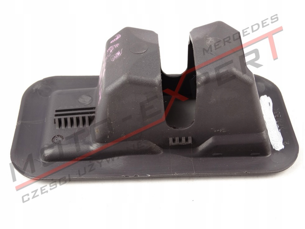 Mercedes A class W168 PLUG SEAT RAIL COVER A1686840718 Product image