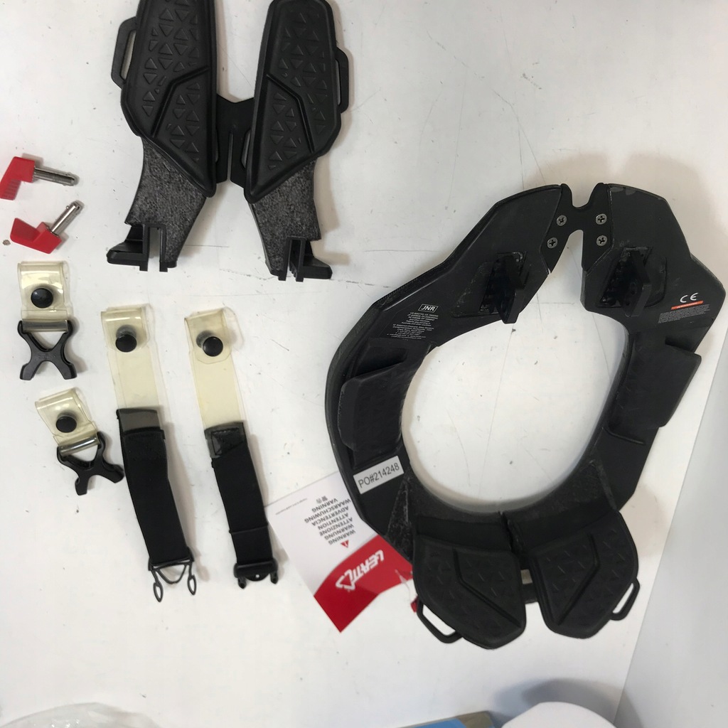 LEATT DBX 3.5 Neck Brace JUNIOR Product image