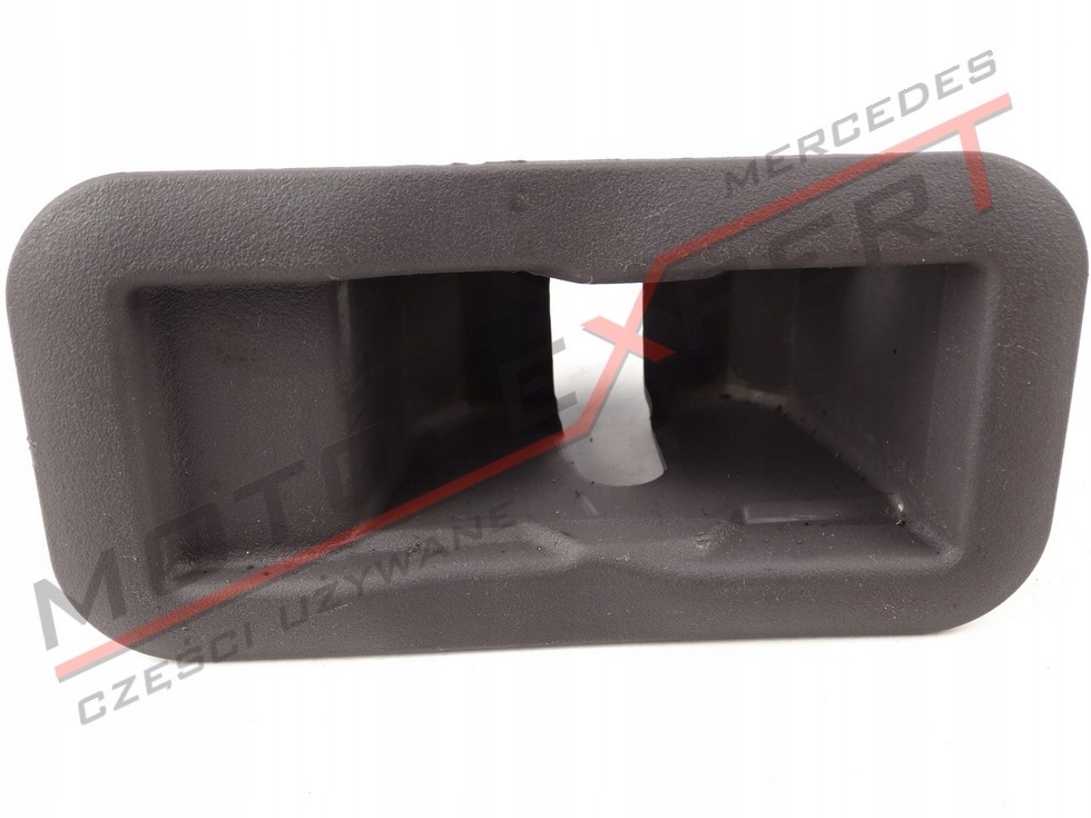 Mercedes A class W168 PLUG SEAT RAIL COVER A1686840718 Product image