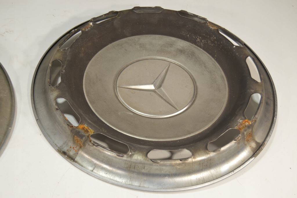 КАПАЦИ MERCEDES W123 W115 W116 W108 КОМПЛЕКТ ОРИГИНАЛНИ МЕТАЛНИ Product image