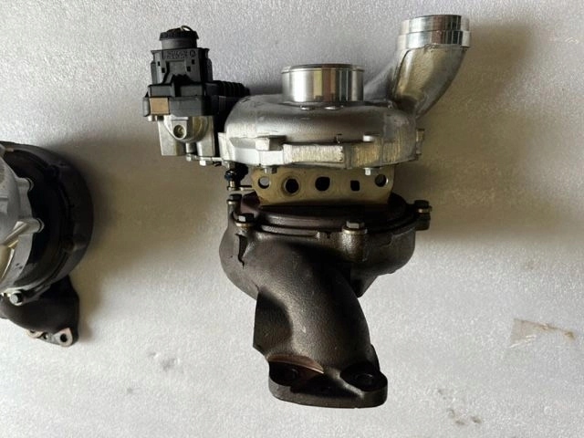 Mercedes 350 CDI V6 A6420902486 826830 Turbo OK Product image