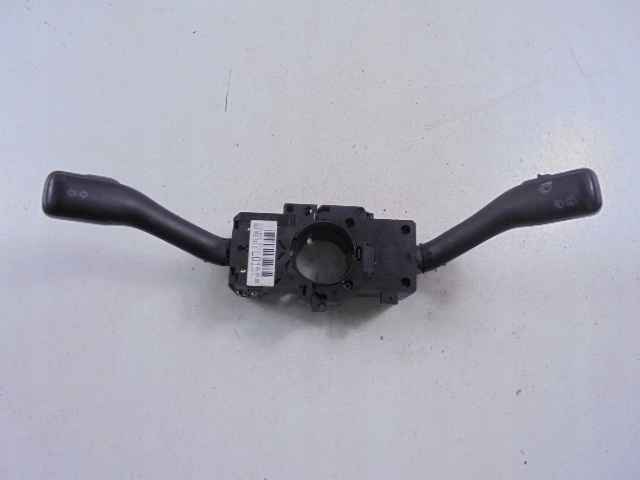 SEAT ALHAMBRA И ПЕРЕКЛЮЧВАТЕЛ НА ЧИСТАЧКАТА 8L0953513G 18642 Product image