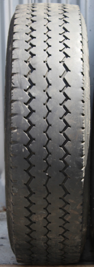 2x 205/75R17.5 ИЗПОЛЗВАНИ ГУМИ ЗА КАМИОНИ MATADOR КАЧВАНЕ ИЛИ ПОЛУРЕМАРКЕ Product image