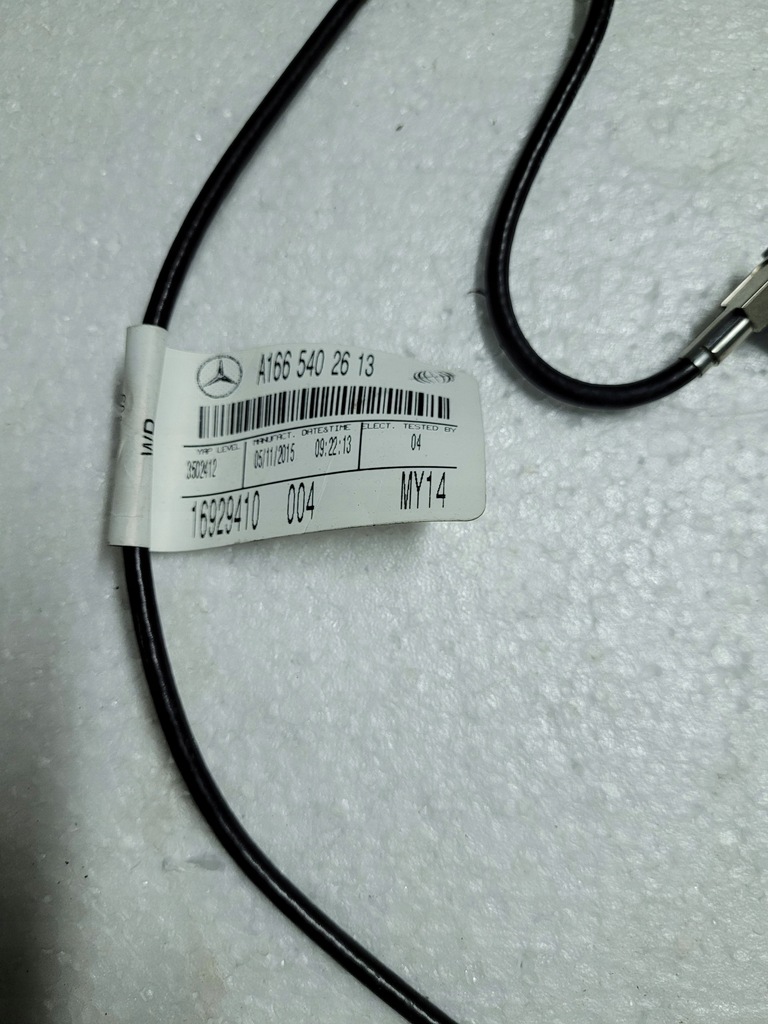 MERCEDES W166 ML GL SCREEN CABLE A1665402613 Product image