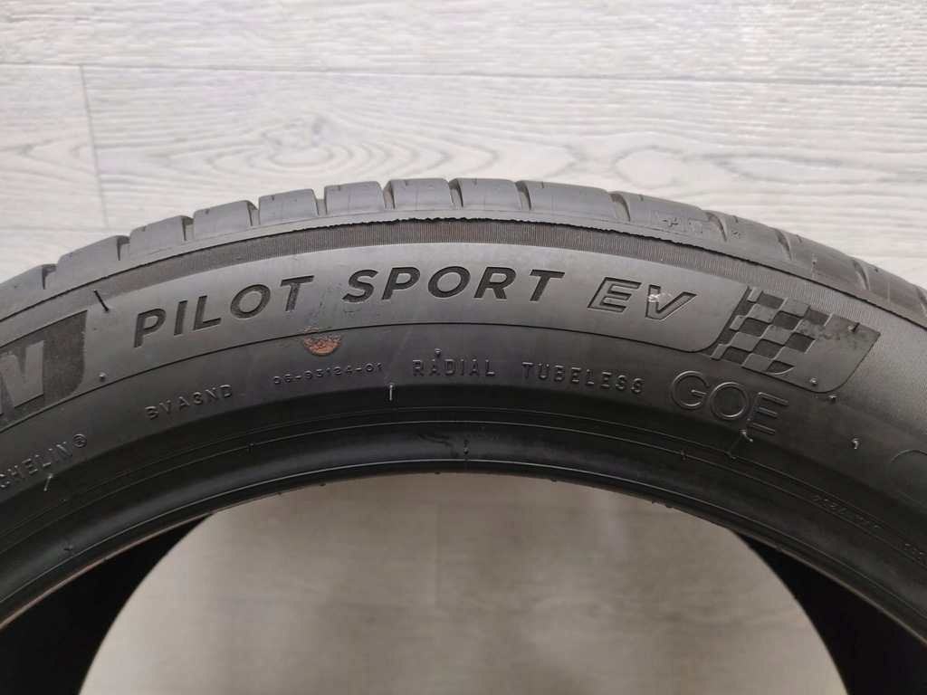 Michelin Pilot Sport EV GOE 255/45/20 105 W лятна гума Product image