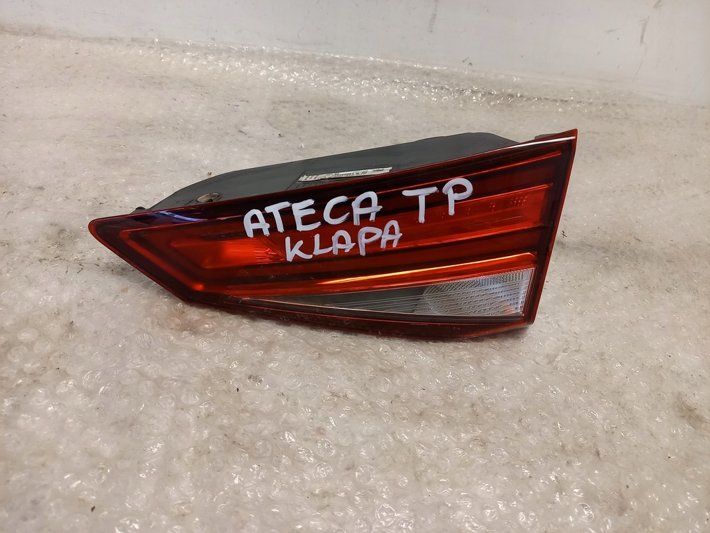 Задна седалка на лампата на дясната лампа ATECA 575945308D Product image