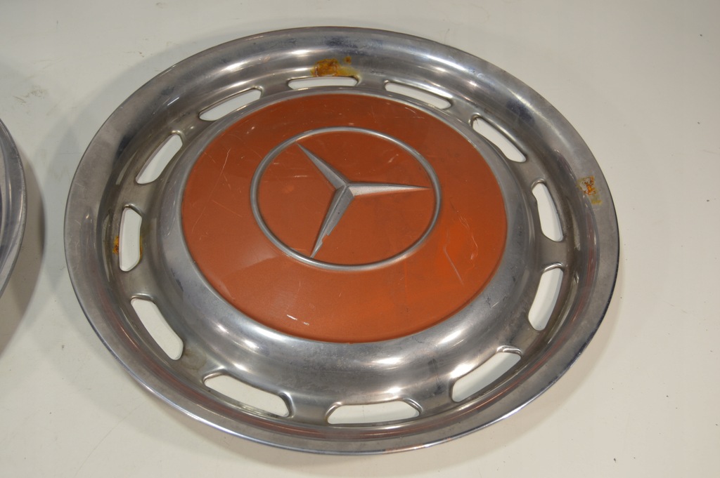 КАПАЦИ MERCEDES W123 W115 W116 W108 КОМПЛЕКТ ОРИГИНАЛНИ МЕТАЛНИ Product image