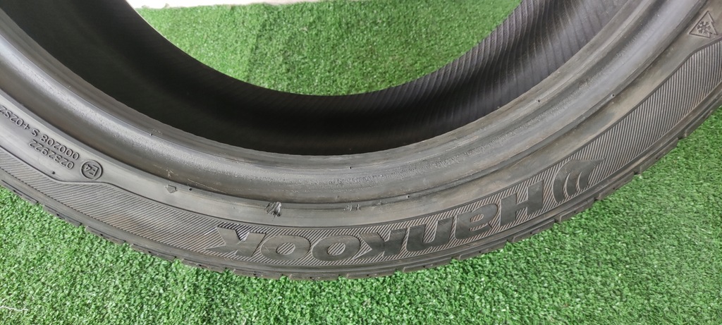 Hankook Icebear W300A 275/40R20 Product image