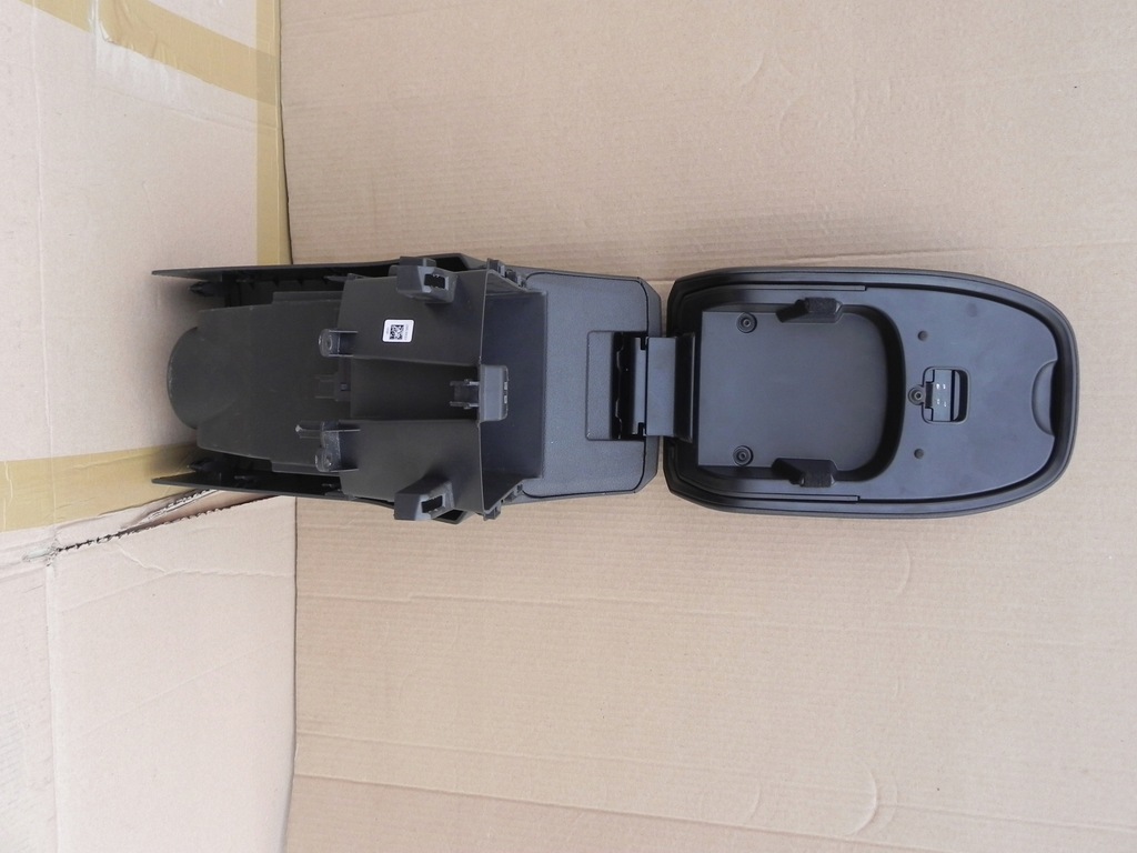 FORD KUGA MK1 LIFT C MAX MK2 РЕШЕТКА ЗА ПОДЛАКТНИЦИ Product image