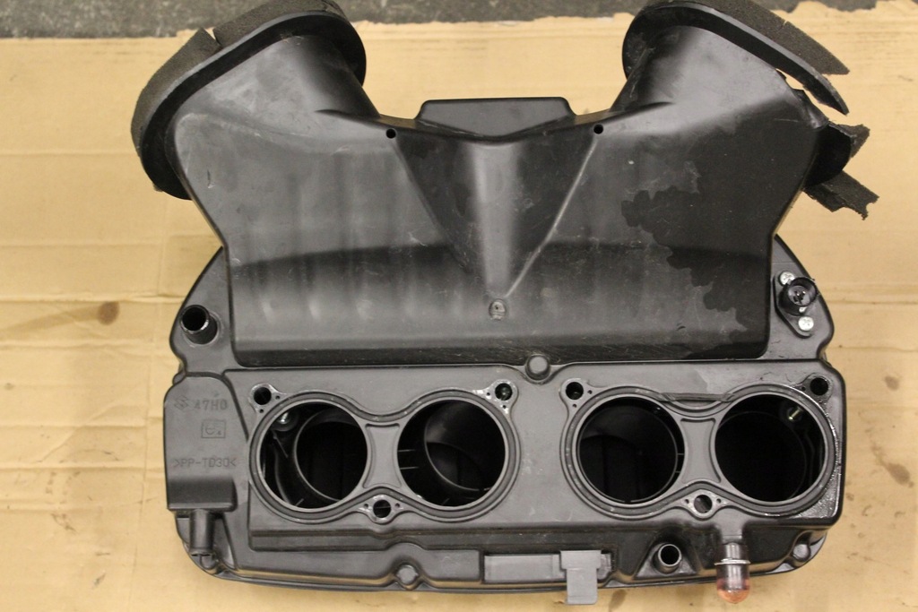 КОРПУС ЗА ВЪЗДУШЕН ФИЛТЪР AIRBOX GSXR GSX R 1000 K9 Product image