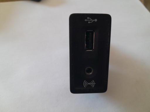 USB AUX ГНЕСКО 5G0035222E VW GOLF VII